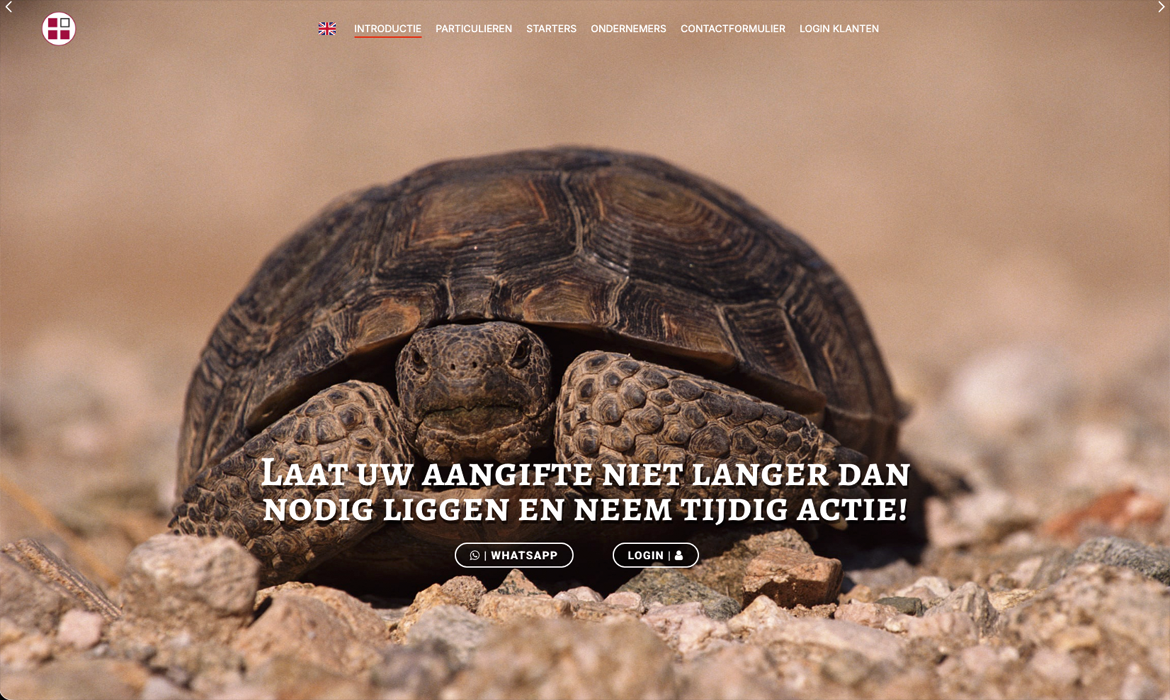 Cover3 Fiscaalburo Benny van den Brink - Webdesign Maastricht – Responsive en SEO-proof websites op maat Close-up of a tortoise on rocky ground with a Dutch call to action about not delaying your filing; WhatsApp and Login buttons shown below the text.