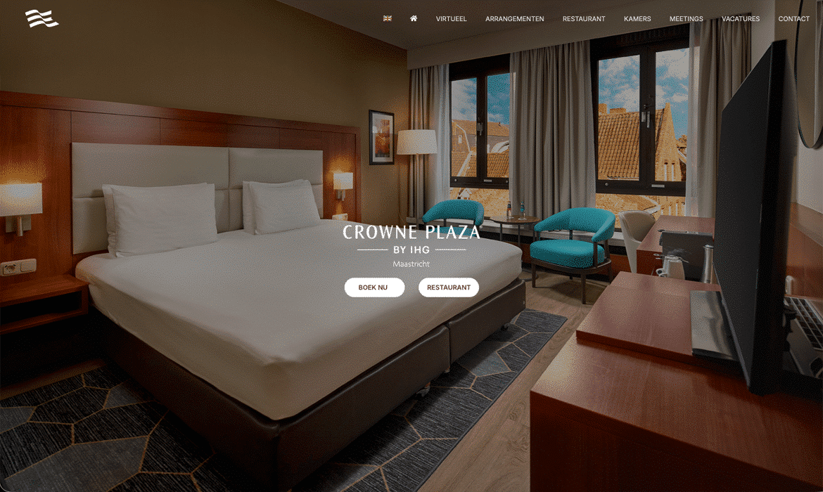 Luxurious hotel room with a large bed, seating nook by a window, and a desk, featuring promotional text for Crowne Plaza Maastricht and booking buttons overlayed.